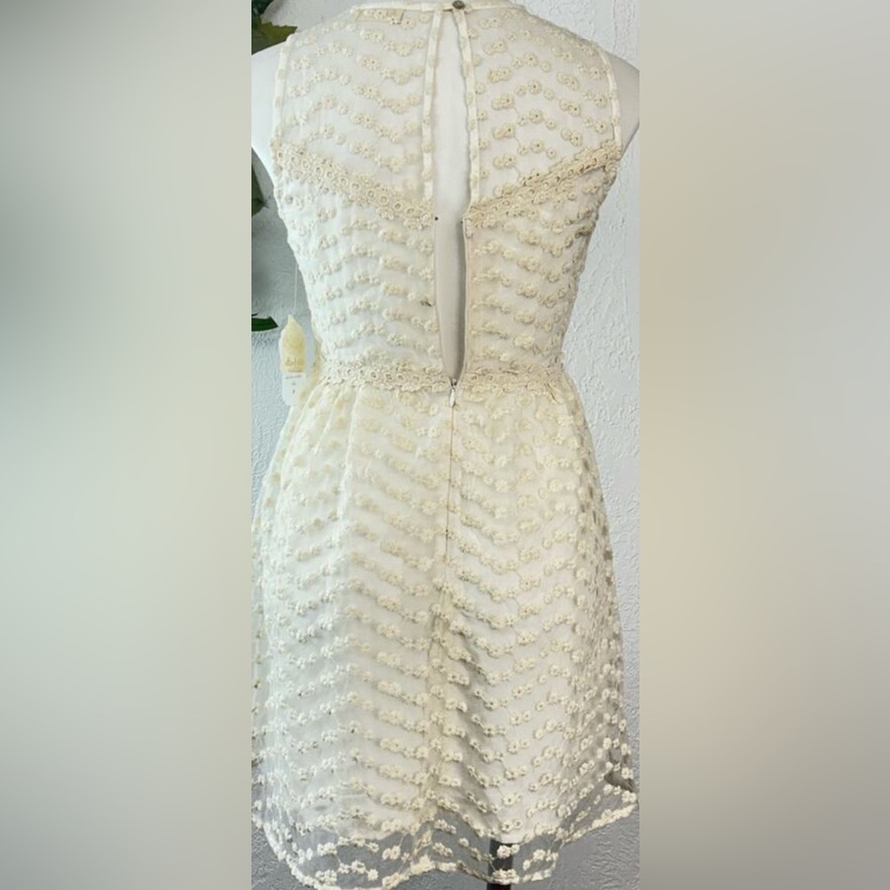 NWT✨Altar'd State Ivory Floral Lace Overlay Short Mini Dress Size Small - Picture 5 of 5